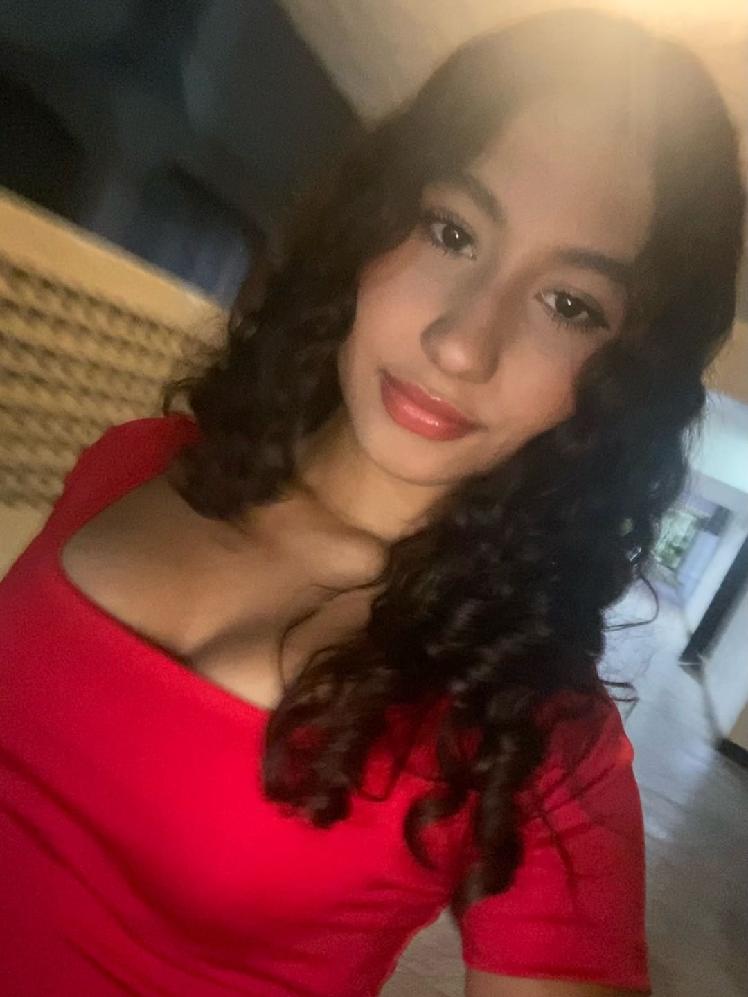 Lindura from Venezuela, one of the people you can meet on PeacHub, one at a time