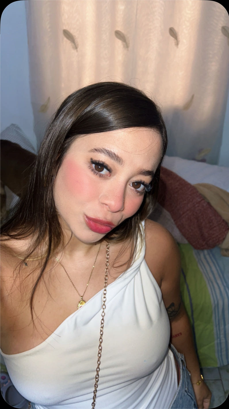 Margaret from Venezuela, one shuffle away in a random 1-on-1 video chat