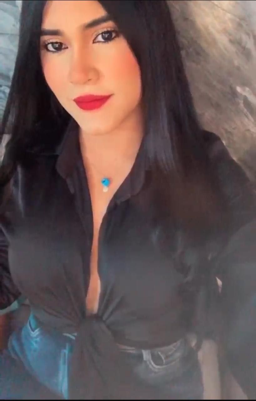 Reni from Venezuela, reachable on PeacHub by text, voice or video chat