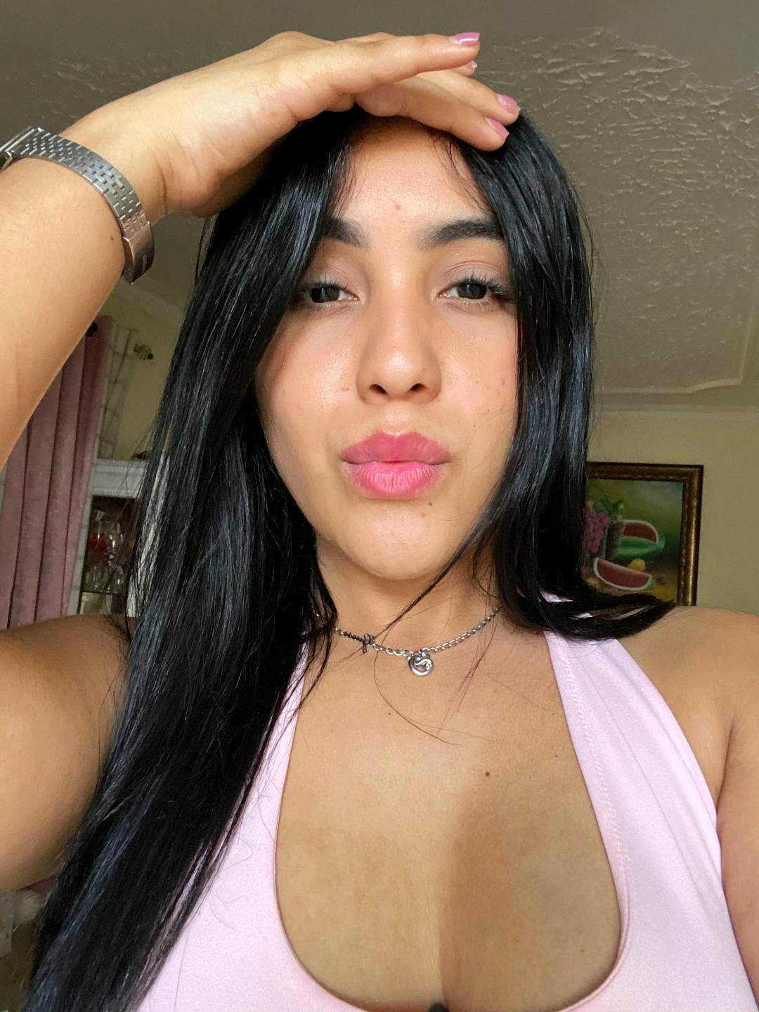Medusa from the Dominican Republic, on camera for a random video chat, nothing installed