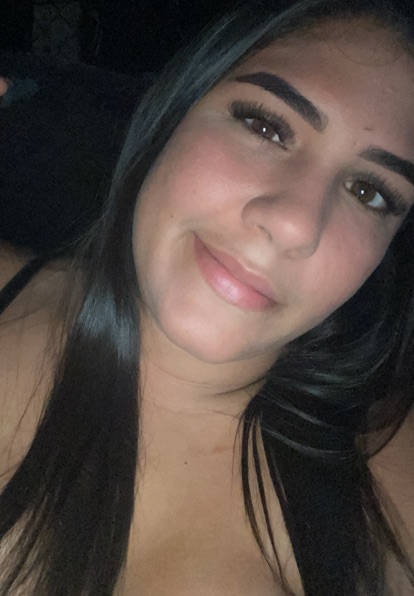 Reina from Colombia, waiting on the PeacHub hub for a random 1-on-1 video chat