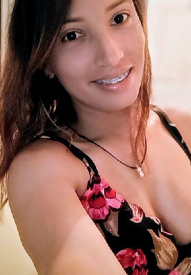 Daya from Venezuela, on a live 1 on 1 video call