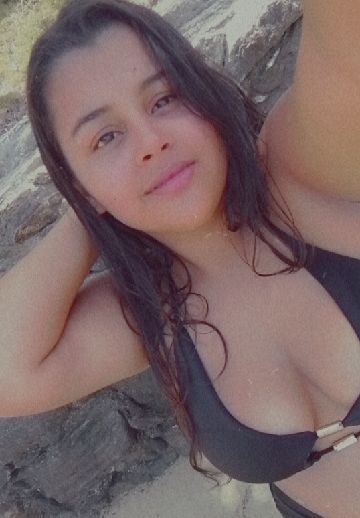 Susan from Venezuela, on PeacHub for a chat by text, voice or video