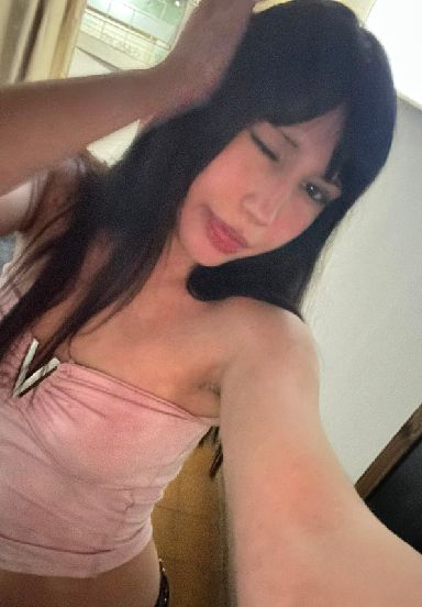Katy from Argentina, waiting on the PeacHub hub for a random 1-on-1 video chat