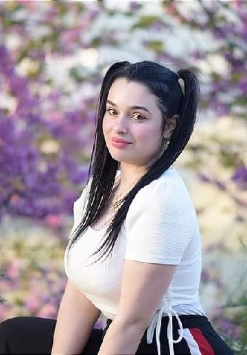 Ishq from Egypt, one shuffle away in a random 1-on-1 video chat