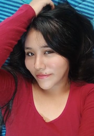 Cami from Bolivia, connected through the PeacHub hub for a 1-on-1 chat
