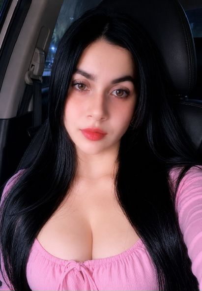 Catalina from Honduras, one of the women in random girl chat on PeacHub