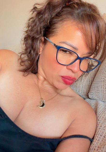 Pasion from Spain, on a live 1-on-1 video chat on PeacHub