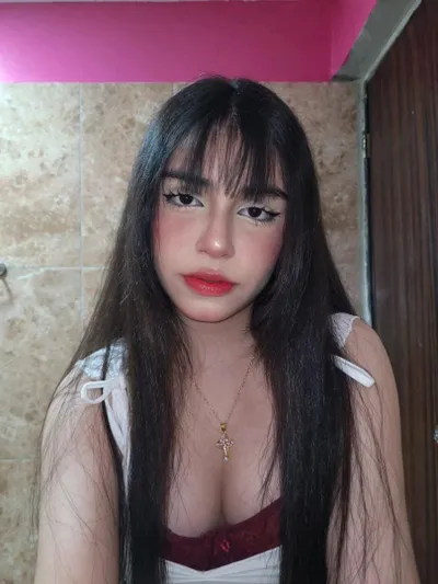 Annie from Ecuador, random 1-on-1 video chat on PeacHub