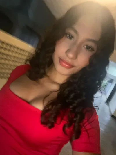 Lindura from Venezuela, one of the people you can meet on PeacHub, one at a time