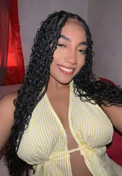 Sashaa from the Dominican Republic, ready for random video chat