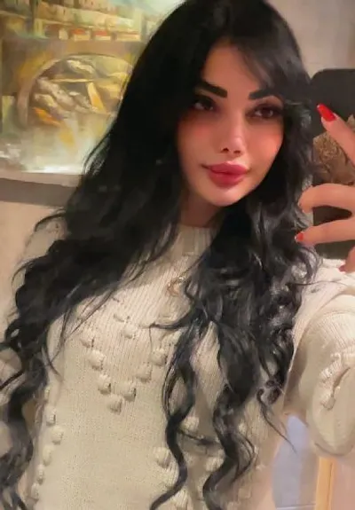Amr from Syria, on camera for a random video chat with nothing to install
