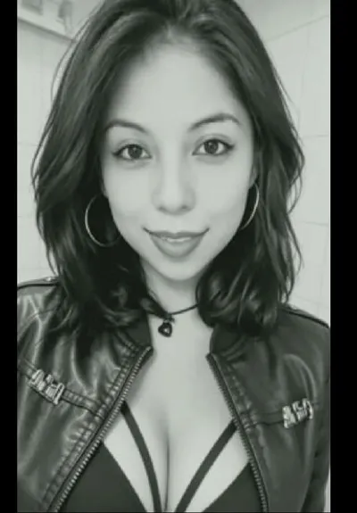 Aylen from Bolivia, waiting on the PeacHub hub for a random 1-on-1 video chat