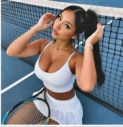Lia from Morocco, on camera for a random video chat, nothing installed